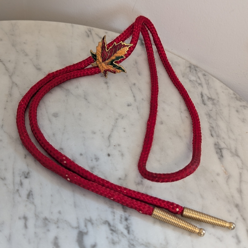 Vintage 1970s Canadian Maple Leaf Enamel Bolo Tie